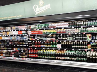 Категория „Напитки“: Силата на реда и видимостта в хладилните витрини с Optimal™ и Roller Track™